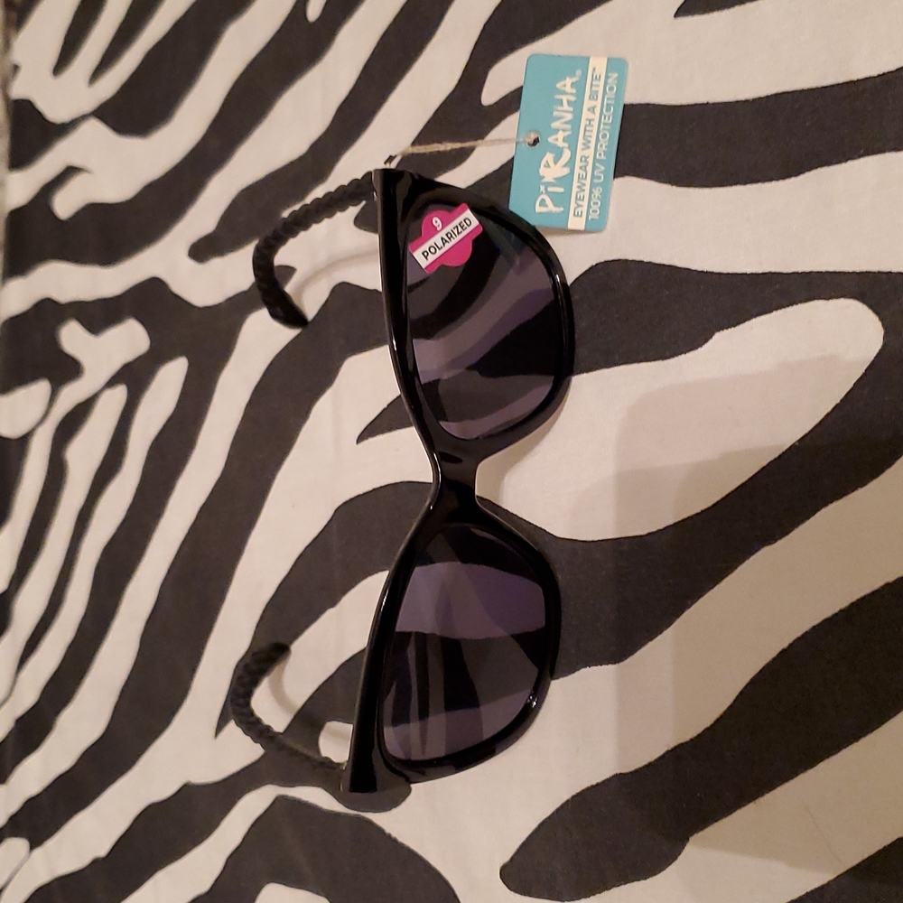 Women's Piranha sunglasses NWT  Future-P